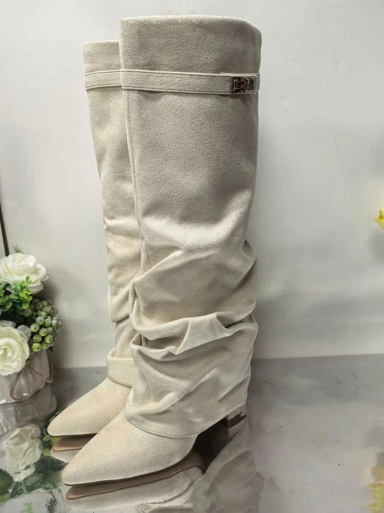 Bottes hautes avec boucle en métal