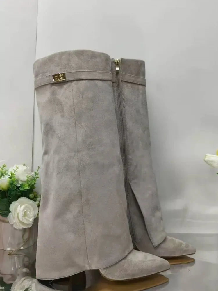 Bottes hautes avec boucle en métal