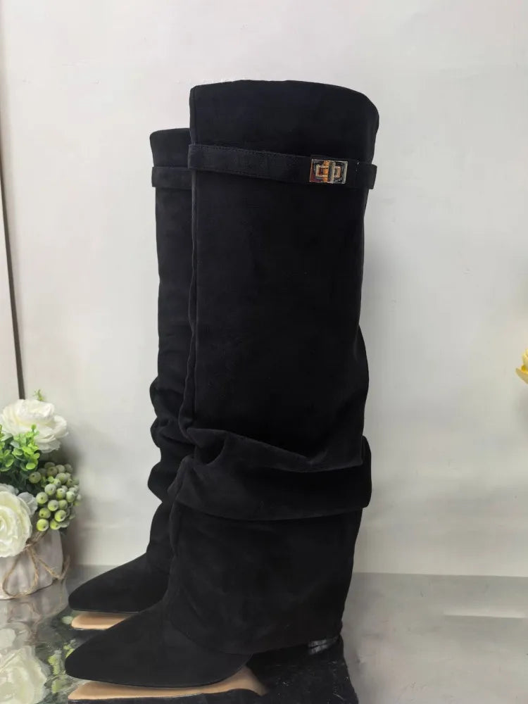 Bottes hautes avec boucle en métal
