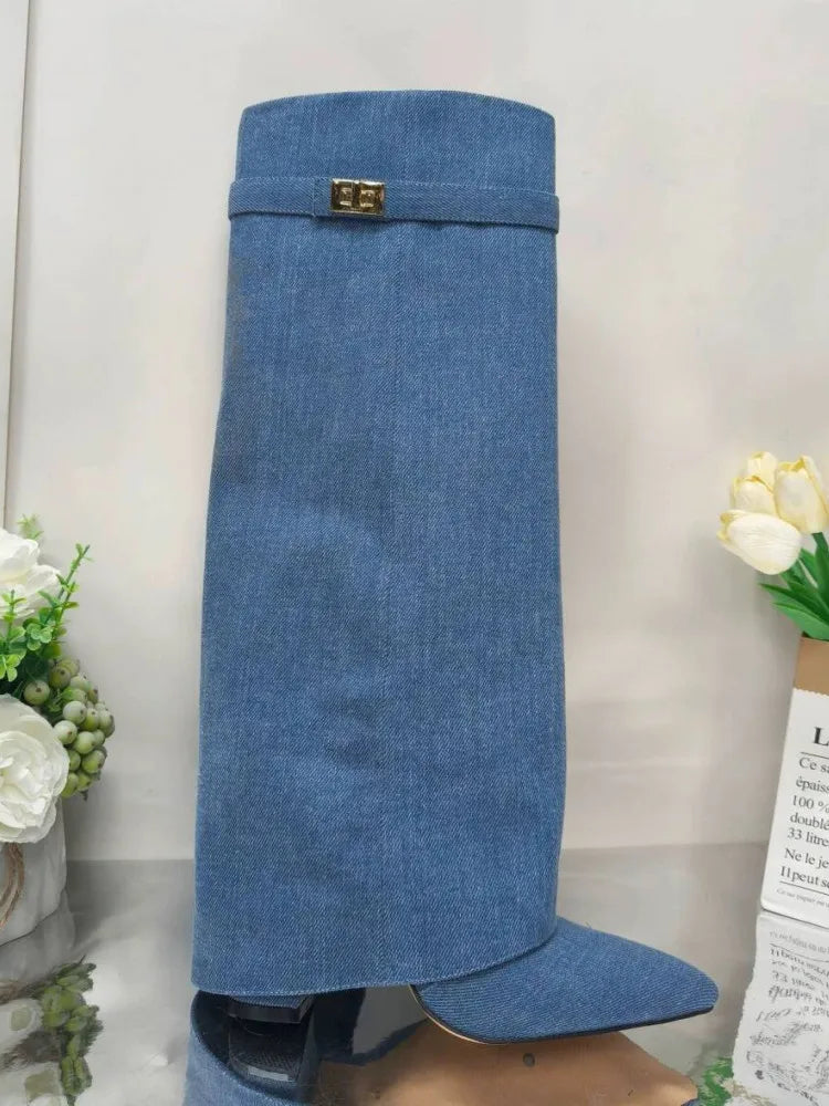 Bottes hautes avec boucle en métal