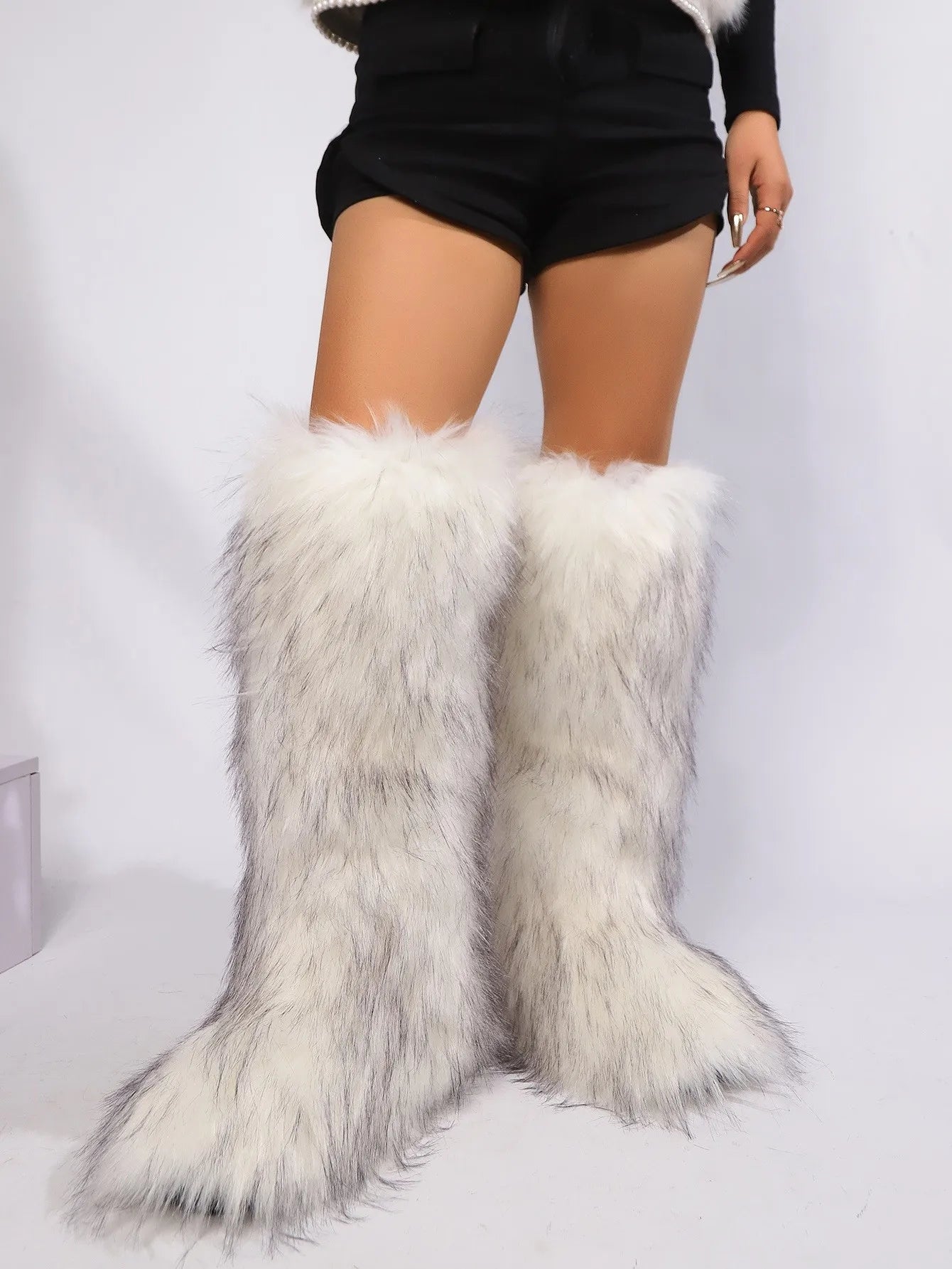 Bottes a fausse fourrure