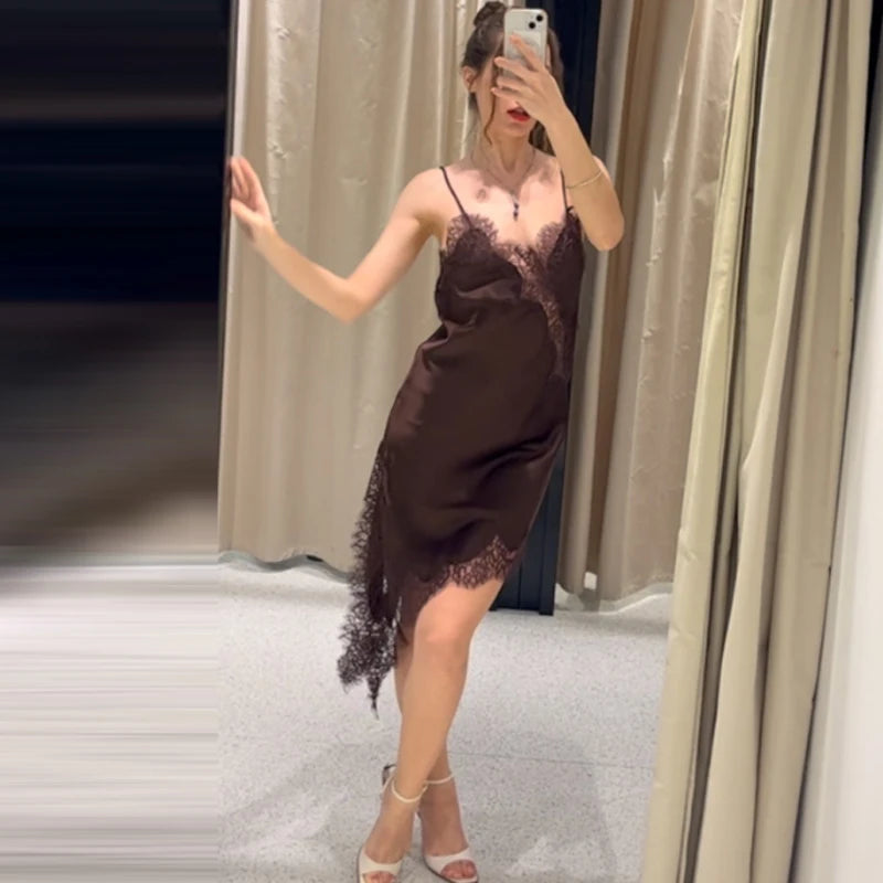 Robes dentelle asymétrique