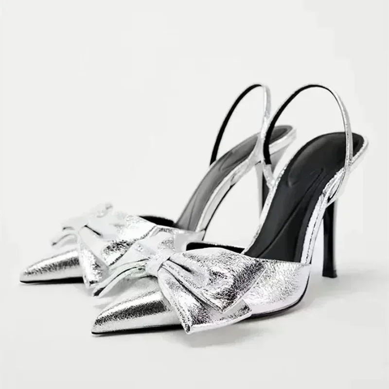 Talon haut avec noeuds