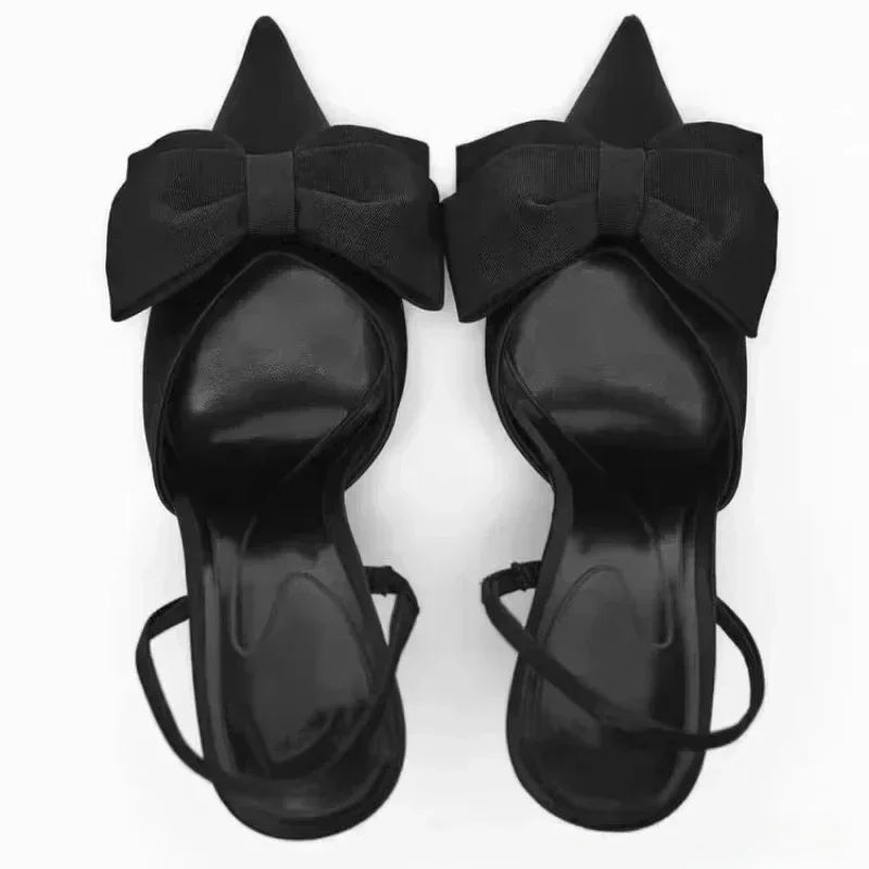 Talon haut avec noeuds